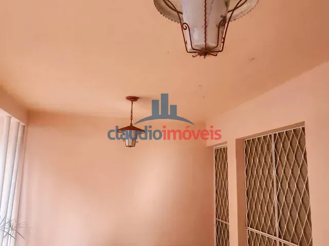 Prédio com 330m² 5 quartos e 2 banheiros, à venda, no bairro Centro em Barra Mansa