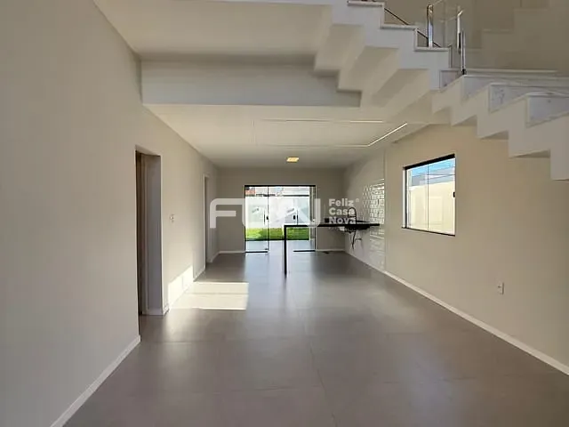 Casa com 278m² 4 quartos e 5 banheiros, à venda, no bairro Jardim Limoeiro em Camaçari