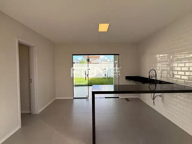 Casa com 278m² 4 quartos e 5 banheiros, à venda, no bairro Jardim Limoeiro em Camaçari