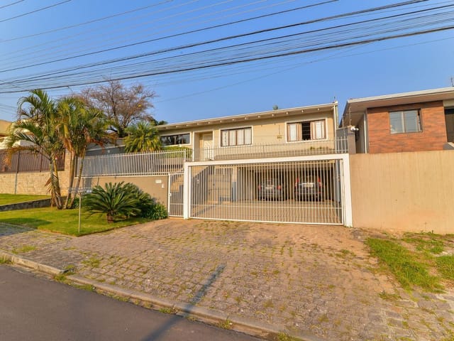 Casa 4 quartos e 4 banheiros, à venda, no bairro Jardim das Américas em Curitiba