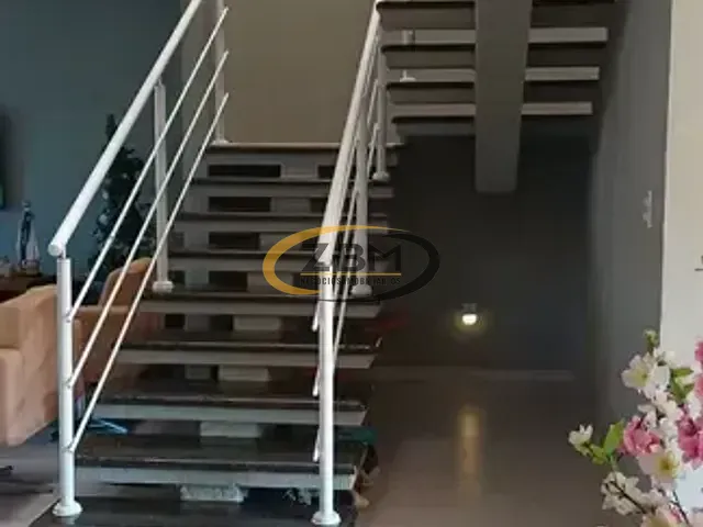 Sobrado com 300m² 3 quartos e 3 banheiros, à venda, no bairro Jardim Alvorada em Cambé
