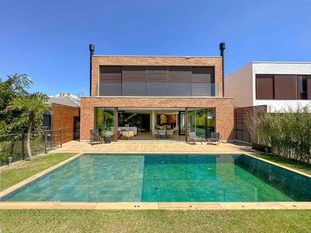 Casa com 580m² 5 quartos e 8 banheiros, à venda, no bairro Tamboré em Santana de Parnaíba