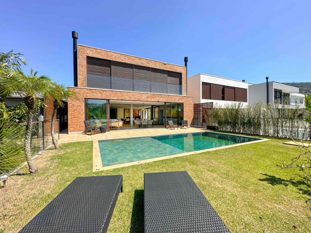 Casa com 580m² 5 quartos e 8 banheiros, à venda, no bairro Tamboré em Santana de Parnaíba