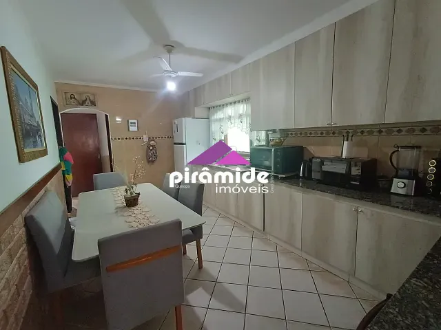 Casa 3 quartos e 3 banheiros, à venda, no bairro São João em Jacareí