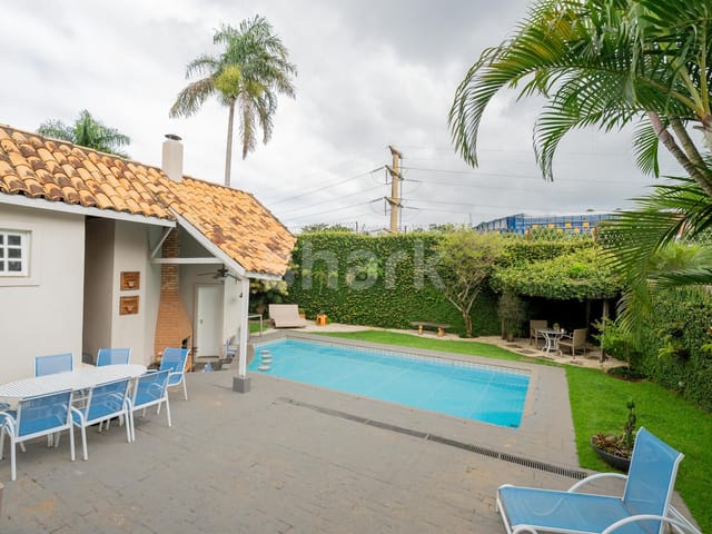 Casa com 714m² 4 quartos e 6 banheiros, à venda ou para alugar, no bairro Tamboré em Santana de Parnaíba