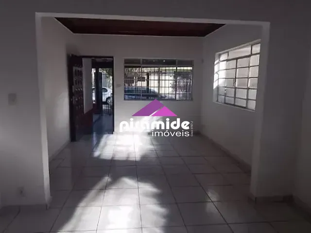 Casa 3 quartos e 2 banheiros, à venda, no bairro Centro em São José dos Campos