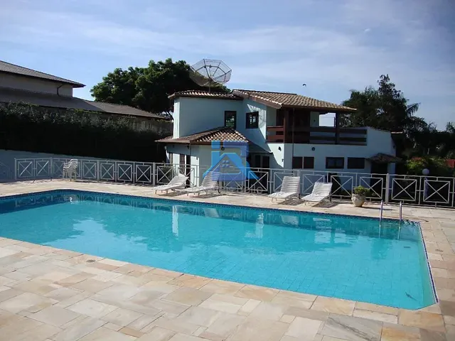 Casa com 1500m² 3 quartos e 3 banheiros, à venda, no bairro Ville Chamonix em Itatiba