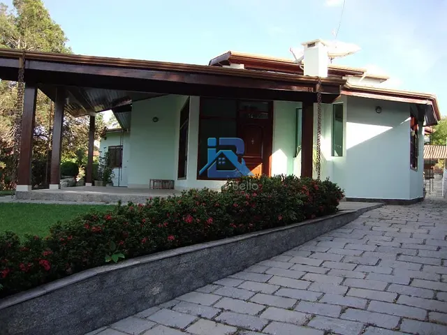 Casa com 1500m² 3 quartos e 3 banheiros, à venda, no bairro Ville Chamonix em Itatiba