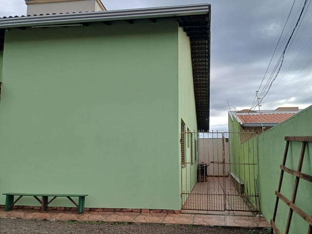 Casa 3 quartos e 2 banheiros, à venda, no bairro Maria Lúcia em Londrina