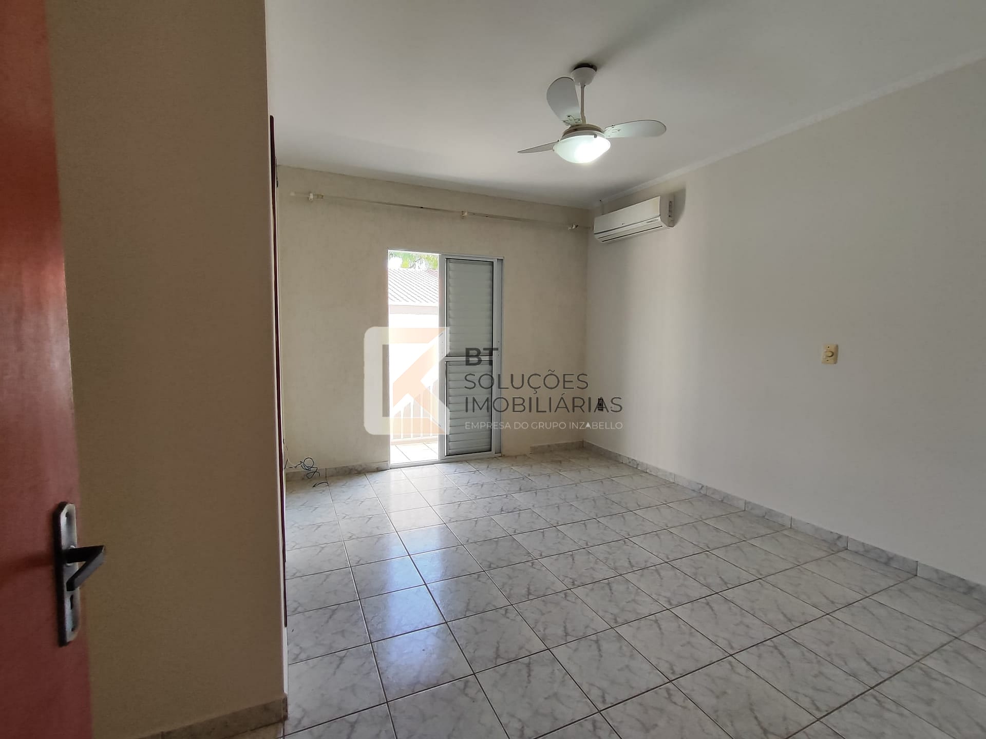 Casa para alugar com 3 quartos, 125m² - Foto 12