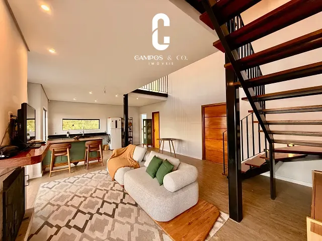 Casa com 1530m² 2 quartos e 3 banheiros, à venda, no bairro PARQUE FERRADURA em Campos do Jordão