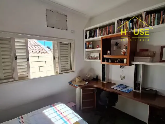 Casa com 495m² 3 quartos e 3 banheiros, à venda, no bairro Jardim Santa Helena em Fernandópolis