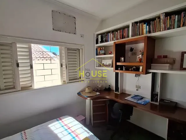 Casa com 495m² 3 quartos e 3 banheiros, à venda, no bairro Jardim Santa Helena em Fernandópolis