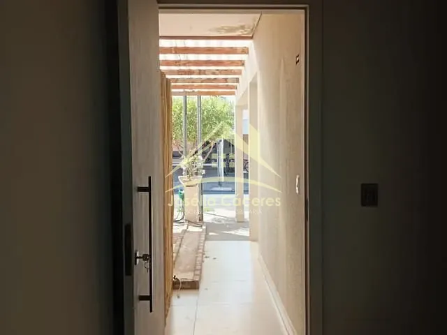 Casa com 125m² 3 quartos e 2 banheiros, à venda, no bairro Petrópolis em Várzea Grande