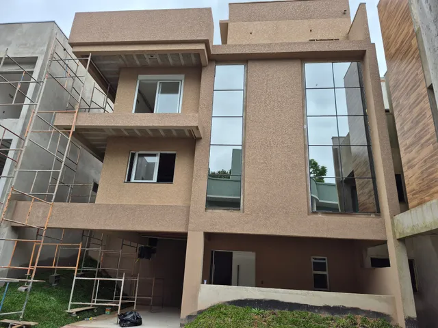 Casa com 221m² 3 quartos e 4 banheiros, à venda, no bairro Santa Felicidade em Curitiba