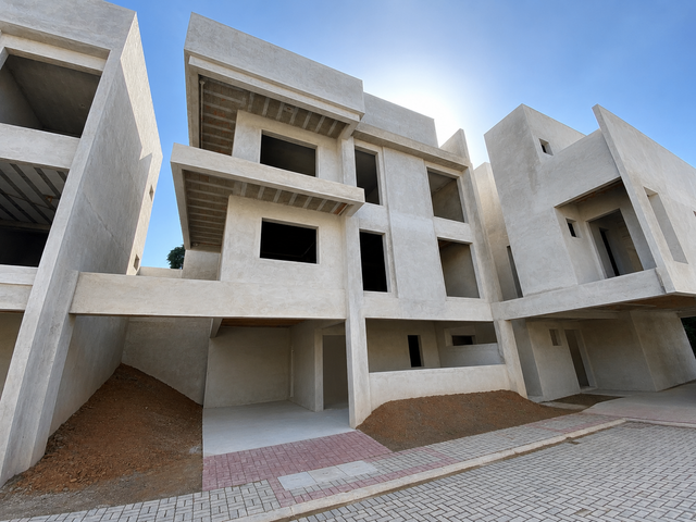 Casa com 221m² 3 quartos e 4 banheiros, à venda, no bairro Santa Felicidade em Curitiba