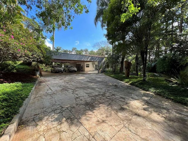 Casa com 1190m² 5 quartos e 7 banheiros, à venda, no bairro Vila Santo Antônio em Cotia