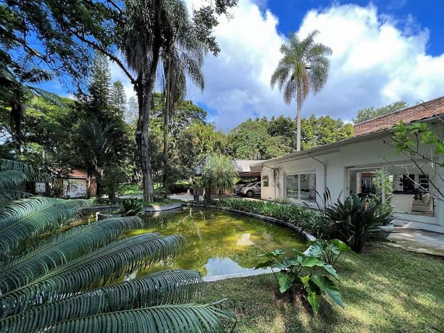 Casa com 1190m² 5 quartos e 7 banheiros, à venda, no bairro Vila Santo Antônio em Cotia