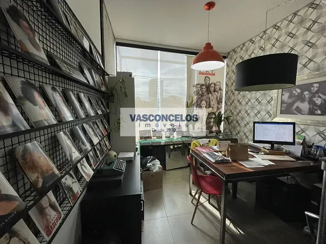 Casa com 410m², à venda, no bairro Vila Adyana em São José dos Campos