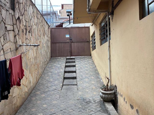 Casa com 300m² 3 quartos e 2 banheiros, à venda, no bairro Centro em Extrema