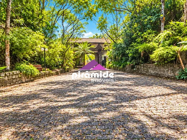 Casa com 5448m² 5 quartos e 6 banheiros, à venda, no bairro Bosque dos Eucaliptos em São José dos Campos