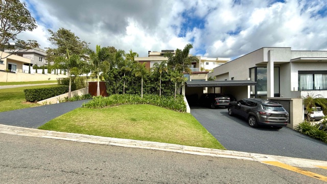 Casa com 576m² 4 quartos e 6 banheiros, à venda, no bairro Alphaville em Santana de Parnaíba