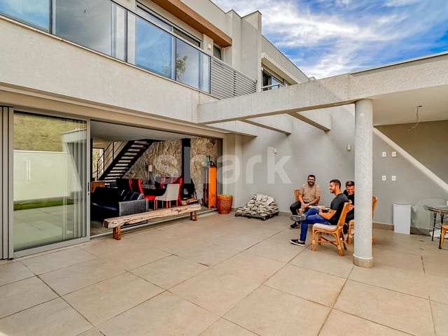 Casa com 200m² 3 quartos e 4 banheiros, à venda ou para alugar, no bairro Tamboré em Santana de Parnaíba