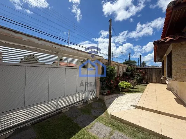 Casa com 360m² 3 quartos e 3 banheiros, à venda, no bairro Jardim Britânia em Caraguatatuba