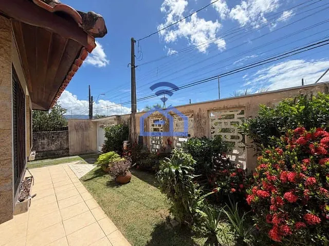 Casa com 360m² 3 quartos e 3 banheiros, à venda, no bairro Jardim Britânia em Caraguatatuba