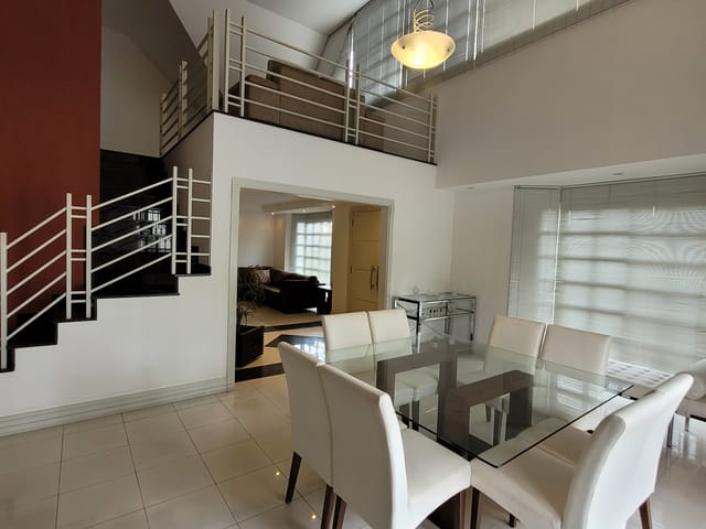 Casa com 495m² 4 quartos e 5 banheiros, à venda, no bairro Orfãs em Ponta Grossa