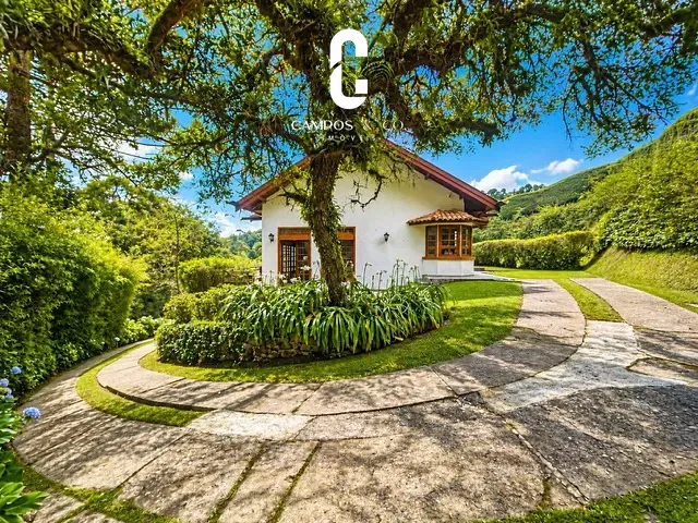 Casa com 2120m² 4 quartos e 4 banheiros, à venda, no bairro Nova Capivari em Campos do Jordão