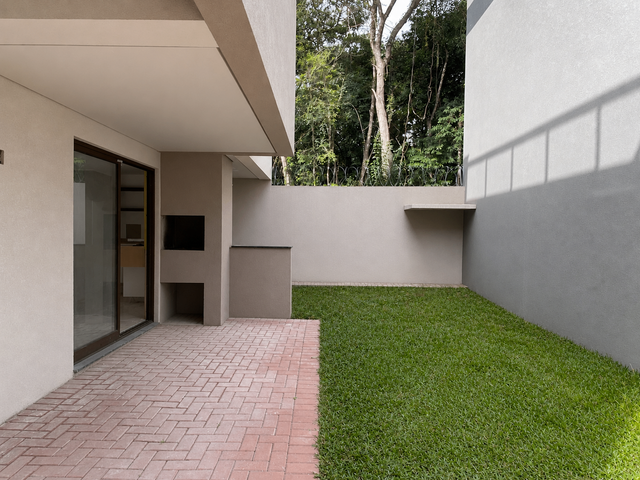 Casa 3 quartos e 4 banheiros, à venda, no bairro Santa Felicidade em Curitiba