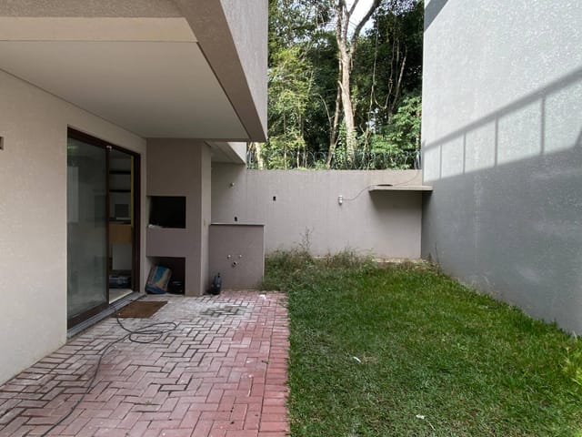 Casa 3 quartos e 4 banheiros, à venda, no bairro Santa Felicidade em Curitiba