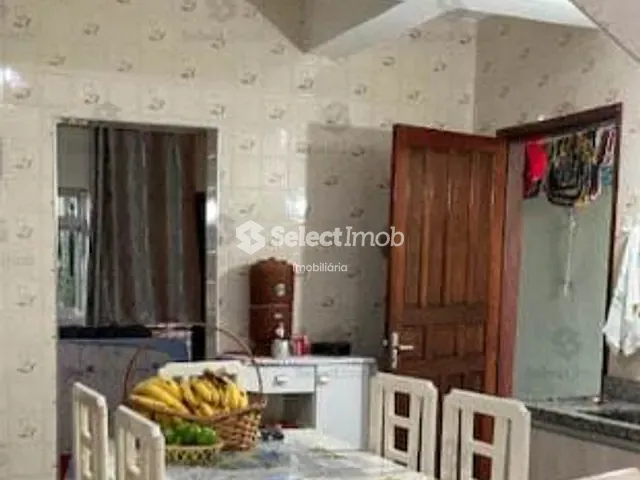 Casa com 250m² 4 quartos e 2 banheiros, à venda, no bairro Vila Nossa Senhora das Vitórias em Mauá
