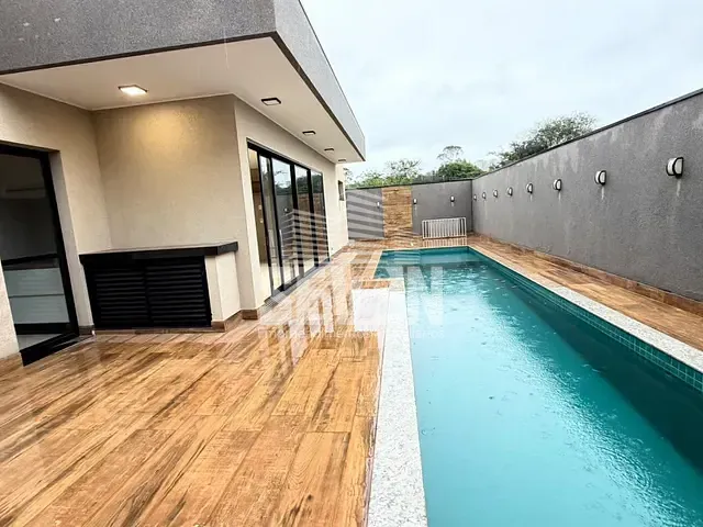Casa 4 quartos e 5 banheiros, à venda ou para alugar, no bairro Jardim Shangri-Lá em Bauru
