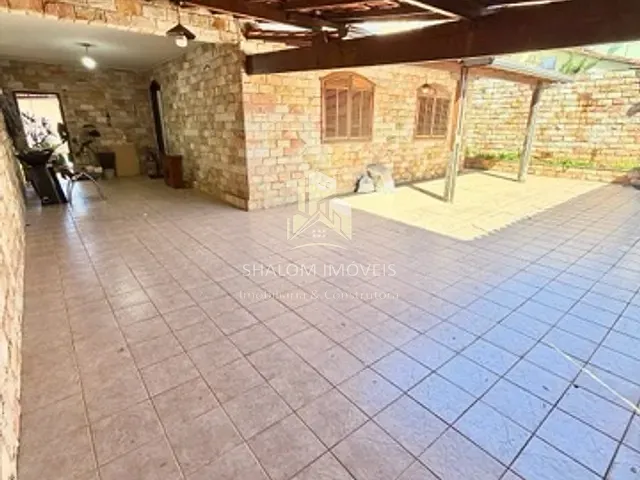 Casa 4 quartos e 3 banheiros, à venda, no bairro Pedra Azul em Contagem