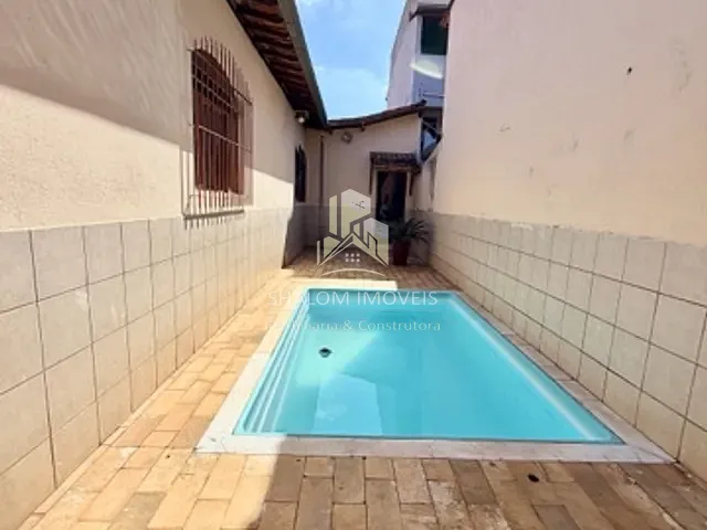 Casa 4 quartos e 3 banheiros, à venda, no bairro Pedra Azul em Contagem