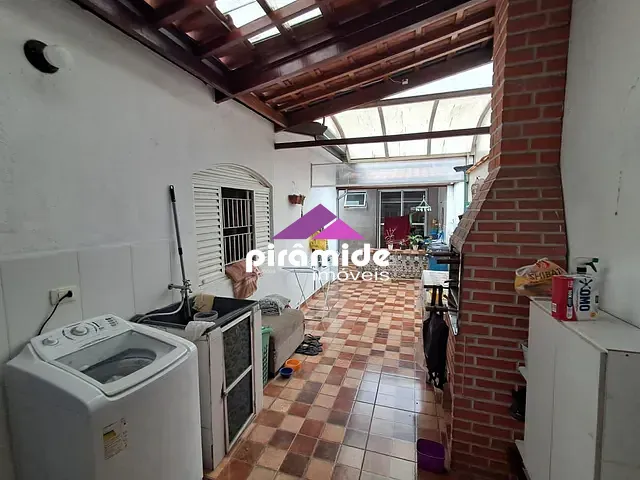 Casa com 151m² 2 quartos e 1 banheiro, à venda, no bairro Trinta e Um de Março em São José dos Campos