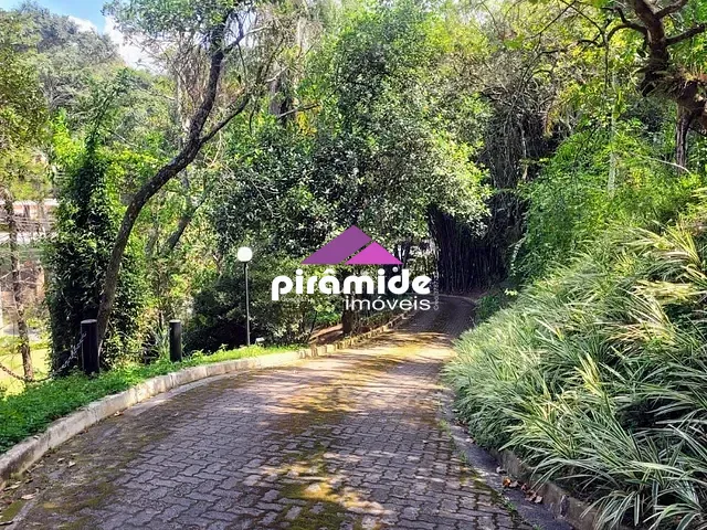 Casa 4 quartos e 4 banheiros, à venda, no bairro Bosque dos Eucaliptos em São José dos Campos