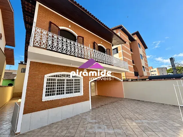 Casa com 250m² 4 quartos e 1 banheiro, à venda ou para alugar, no bairro Jardim das Indústrias em São José dos Campos