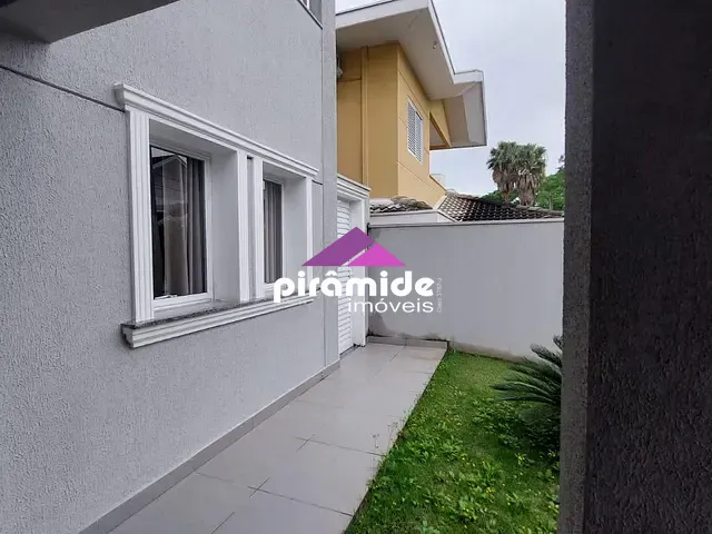 Casa com 250m² 4 quartos e 4 banheiros, para alugar, no bairro Urbanova em São José dos Campos