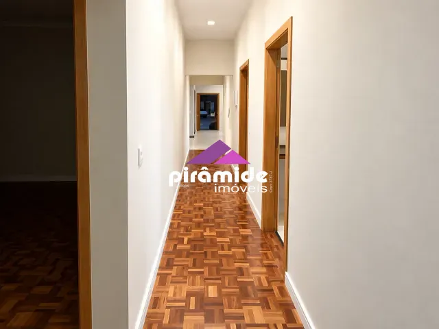 Casa com 330m² 5 quartos e 4 banheiros, à venda, no bairro Urbanova em São José dos Campos