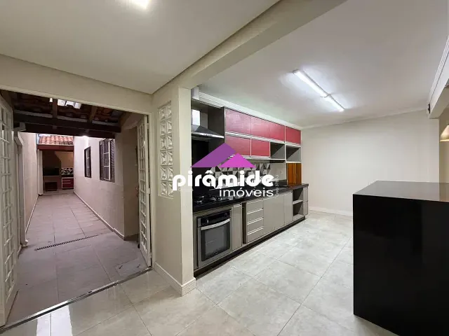 Casa com 156m² 3 quartos e 2 banheiros, à venda, no bairro Bosque dos Eucaliptos em São José dos Campos