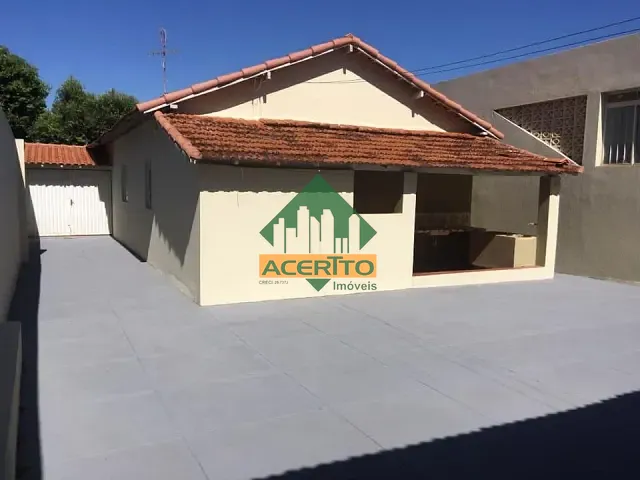 Casa com 300m² 3 quartos e 2 banheiros, à venda, no bairro Bairro das Bandeiras em Araçatuba
