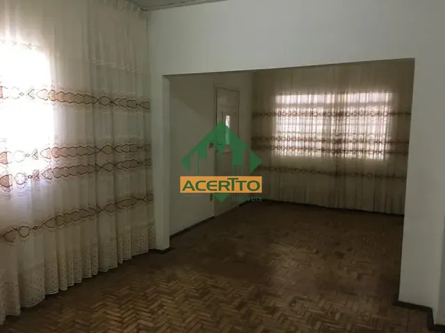 Casa com 300m² 3 quartos e 2 banheiros, à venda, no bairro Bairro das Bandeiras em Araçatuba