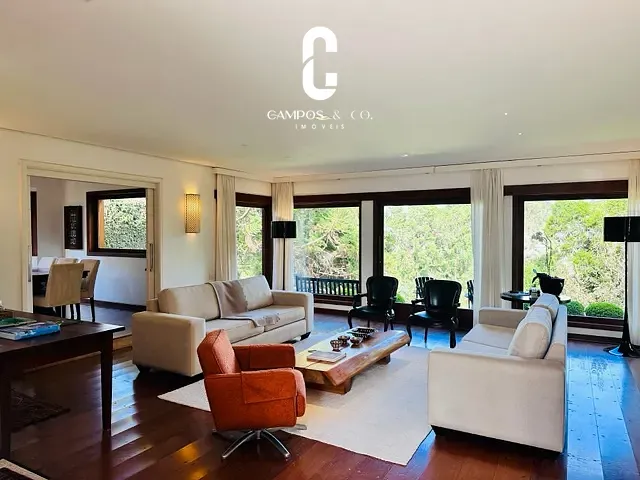 Casa com 1050m² 5 quartos e 6 banheiros, à venda ou para alugar, no bairro Vila Everest em Campos do Jordão