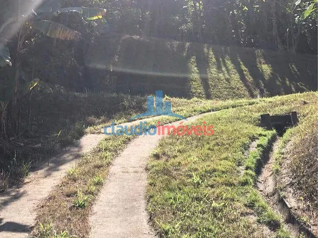 Casa com 4m² 4 quartos e 3 banheiros, à venda, no bairro São Pedro em Barra Mansa