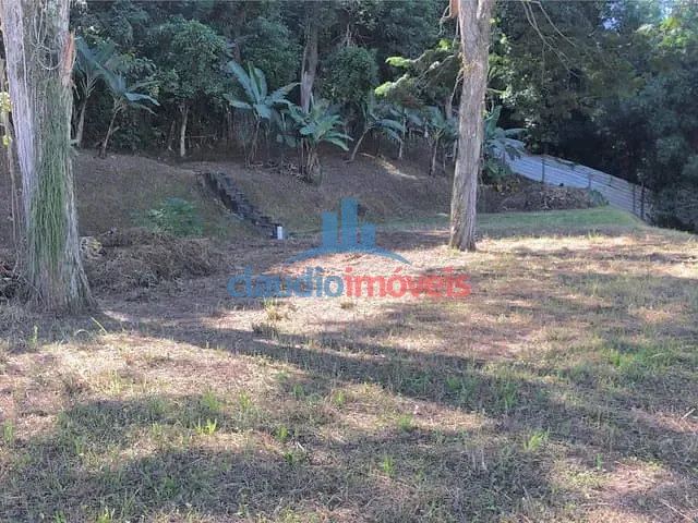 Casa com 4m² 4 quartos e 3 banheiros, à venda, no bairro São Pedro em Barra Mansa