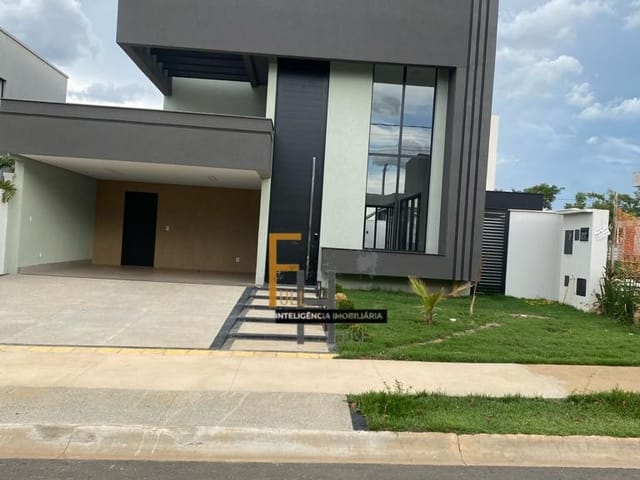 Casa com 338m² 3 quartos e 1 banheiro, à venda, no bairro Parqville Pinheiros em Aparecida de Goiânia