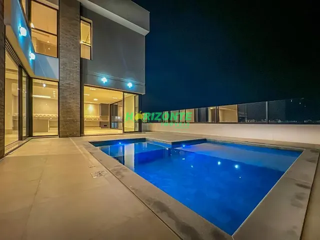 Casa com 532m² 4 quartos e 6 banheiros, à venda, no bairro Urbanova em São José dos Campos